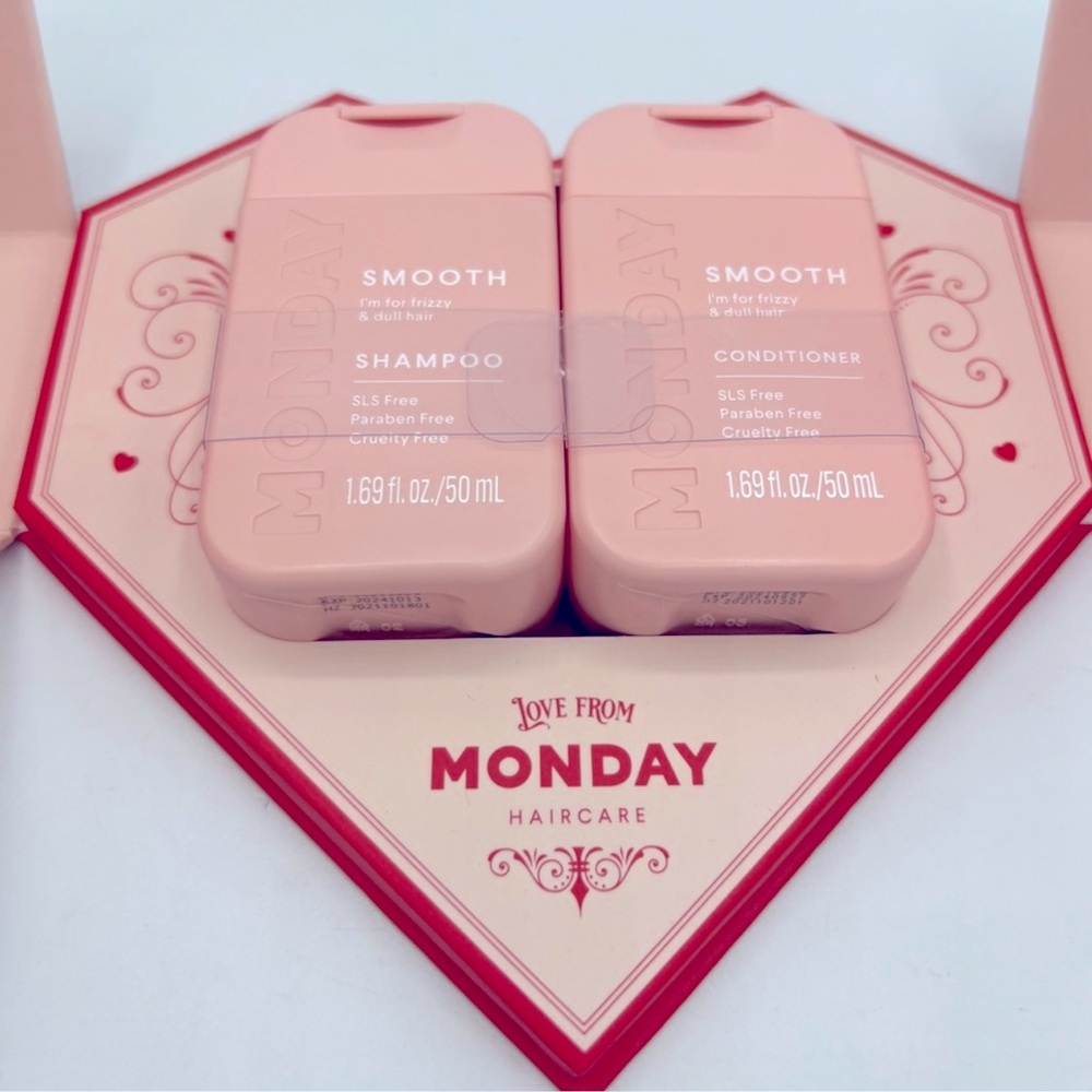 Monday Haircare Smooth Shampoo & Conditioner Travel size set